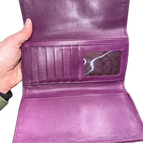 Coach Vintage Fuchsia Leather Wallet - Picture 12 of 13